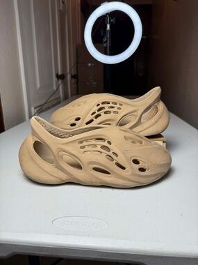 Adidas Yeezy Foam Runner Shoes Mens Size 10  Slip On Clogs Sneakers